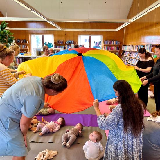 Billede fra tidligere barselscafé på Nyborg Bibliotek.
