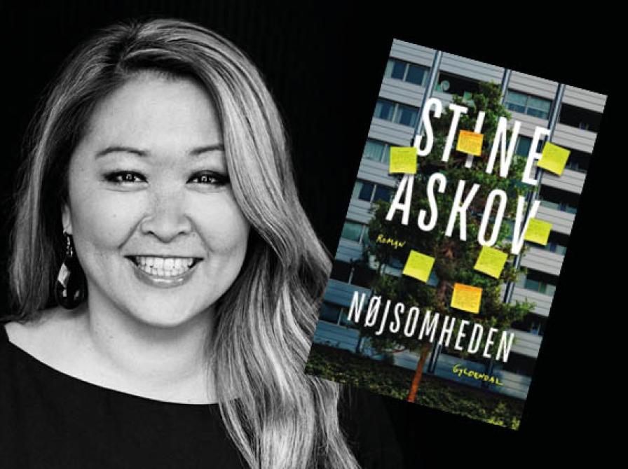Billede af Ann Lind Andersen sammen med bogforsiden til "Nøjsomheden".